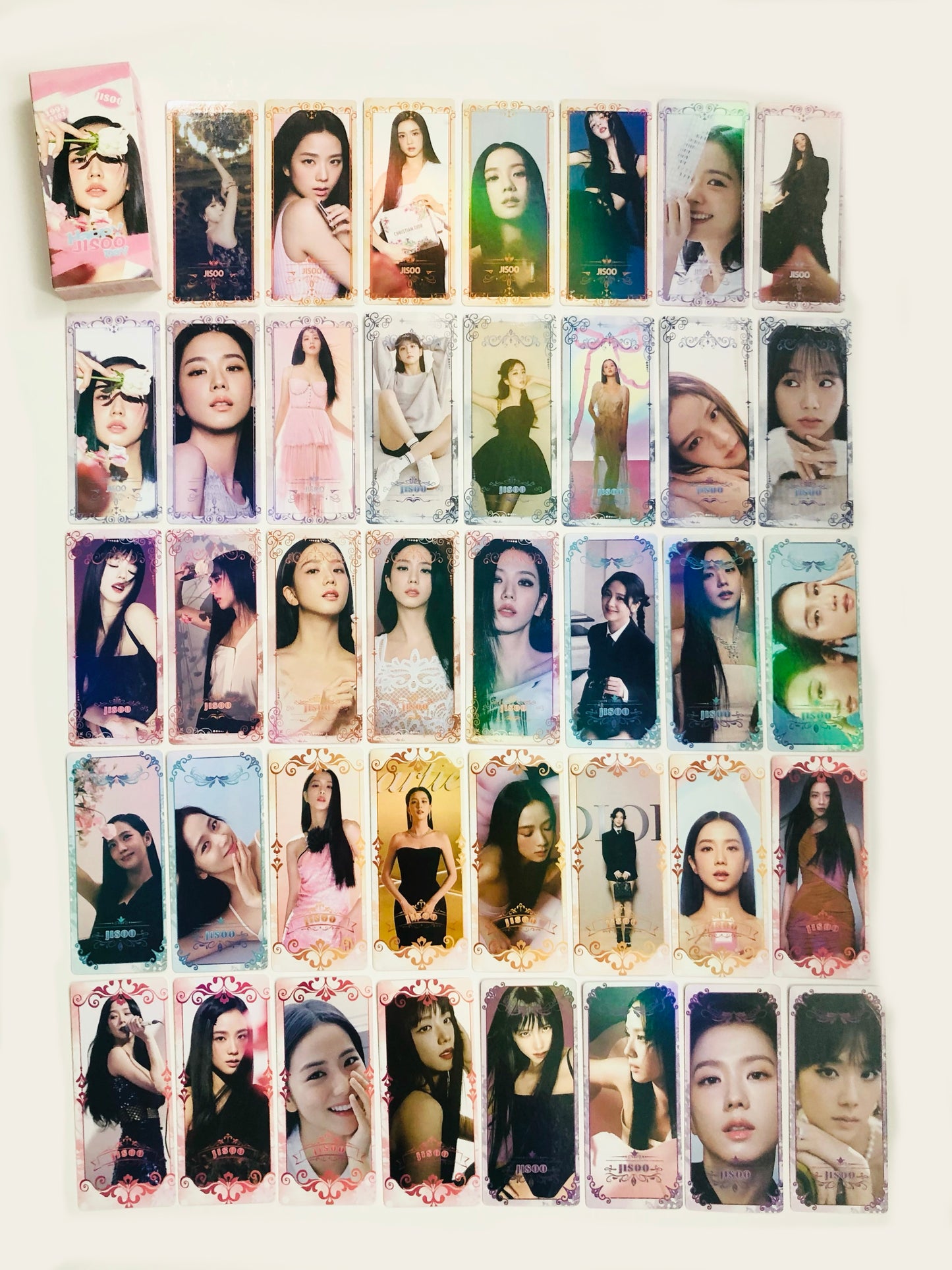 Jisoo Holographic double sided bookmarks/ticket Set (40 pcs)