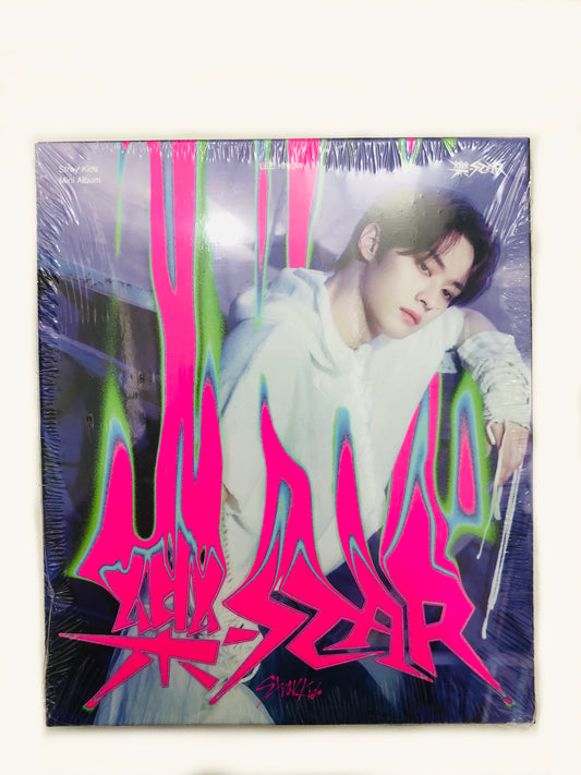 Rockstar Official Postcard Version (Lee Know)