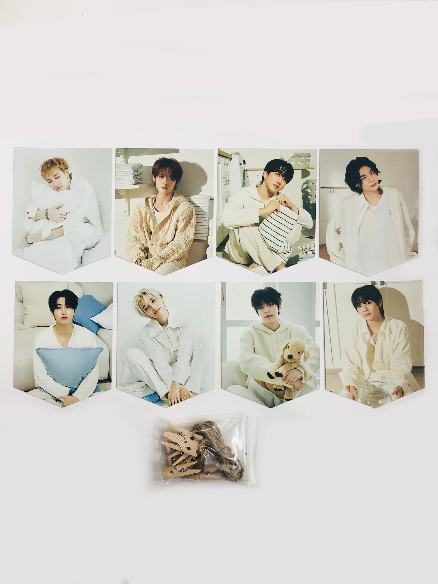 Stray Kids Season’s Greetings Garland Set