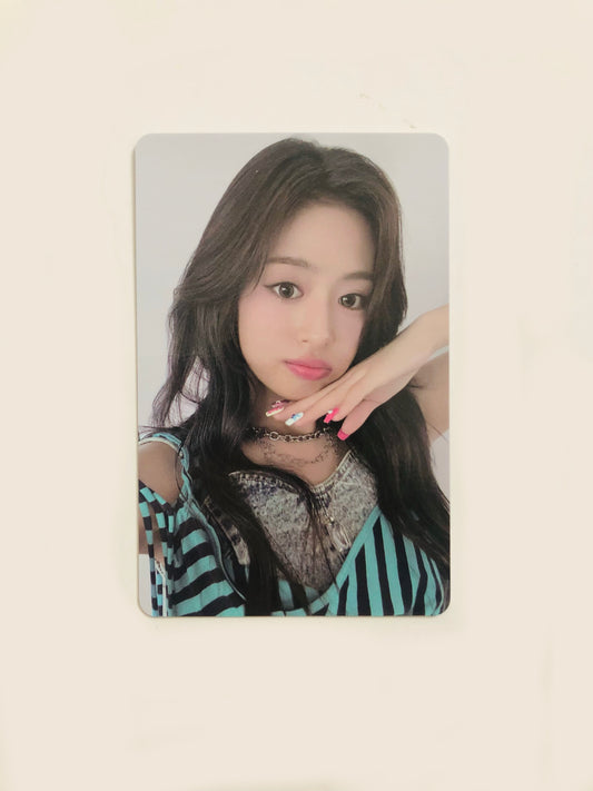 Ahyeon YG Select Drip Official POB Photocard